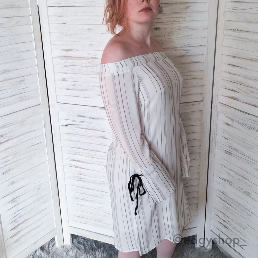 Off the Shoulder Striped Dress - Picture 4 of 8